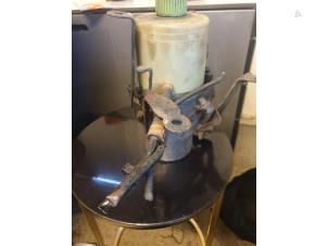 Gebruikte Servopomp Volkswagen Polo IV (9N1/2/3) 1.2 Prijs € 80,00 Margeregeling aangeboden door Umit Sloperij