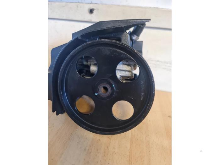 Gebruikte Servopomp Peugeot 206 (2A/C/H/J/S) 1.4 XR,XS,XT,Gentry Prijs € 30,00 Margeregeling aangeboden door Umit Sloperij