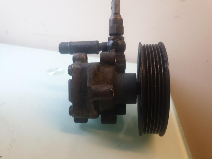 Gebruikte Pomp Servo Seat Leon (1M1) 1.8 20V Prijs € 30,00 Margeregeling aangeboden door Umit Sloperij