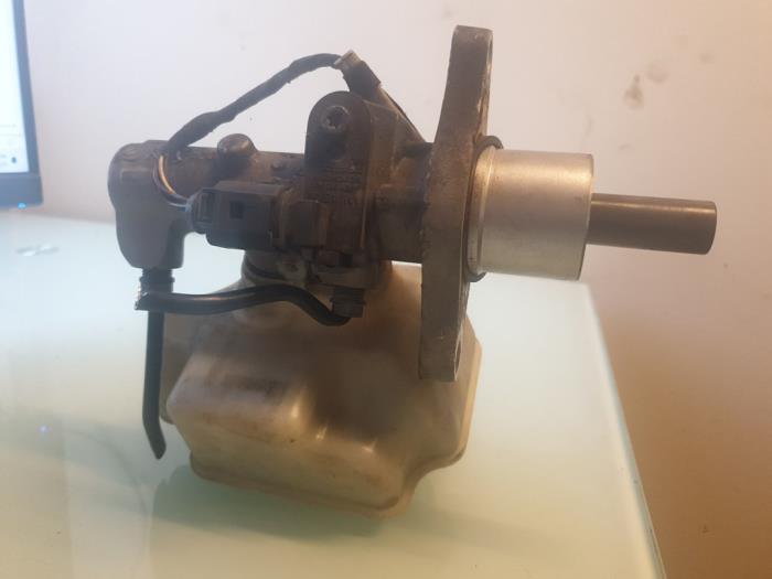 Gebruikte Hoofdremcilinder Volkswagen Eos (1F7/F8) 2.0 TFSI 16V Prijs € 30,00 Margeregeling aangeboden door Umit Sloperij
