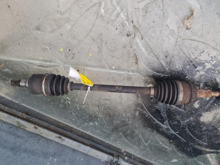 Gebruikte Steekas links-voor Suzuki Swift (ZA/ZC/ZD1/2/3/9) 1.3 VVT 16V Prijs € 35,00 Margeregeling aangeboden door Umit Sloperij