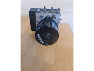 Gebruikte ABS Pomp Mazda 5 (CR19) 2.0 CiDT 16V High Power Prijs € 50,00 Margeregeling aangeboden door Umit Sloperij