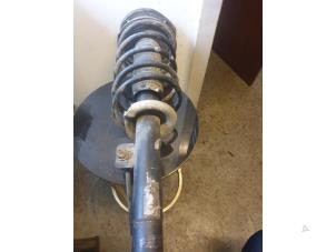 Gebruikte Schokdemperpoot rechts-voor Peugeot 406 Break (8E/F) 2.0 HDi 110 Prijs € 50,00 Margeregeling aangeboden door Umit Sloperij