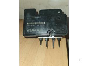 Gebruikte ABS Pomp Peugeot 206 (2A/C/H/J/S) 1.4 16V Prijs € 60,00 Margeregeling aangeboden door Umit Sloperij