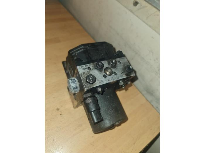 Gebruikte ABS Pomp Alfa Romeo 166 2.4 JTD 20V Prijs € 50,00 Margeregeling aangeboden door Umit Sloperij