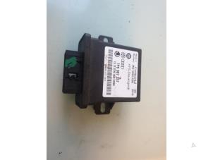 Gebruikte Bochtverlichting Volkswagen Touareg (7PA/PH) 3.0 TDI V6 24V Prijs € 70,00 Margeregeling aangeboden door Umit Sloperij