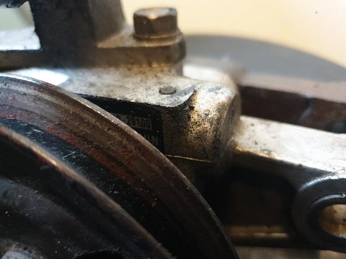 Stuurbekrachtiging Pomp van een Hyundai Lantra/Elantra II 1.6i GLS 16V 1998