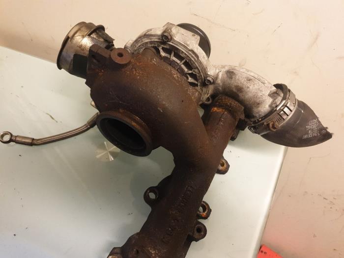 Gebruikte Turbo Opel Astra H SW (L35) 1.9 CDTi 120 Prijs € 100,00 Margeregeling aangeboden door Umit Sloperij