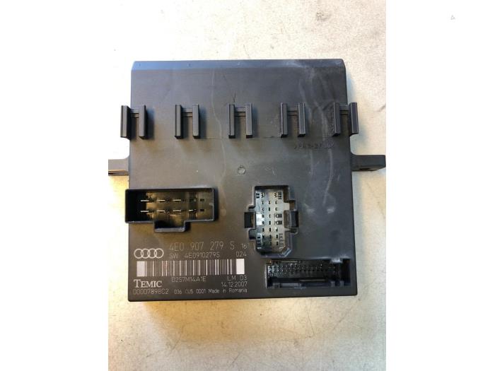 Gebruikte Computer Body Control Audi A8 (D3) Prijs € 70,00 Margeregeling aangeboden door Umit Sloperij