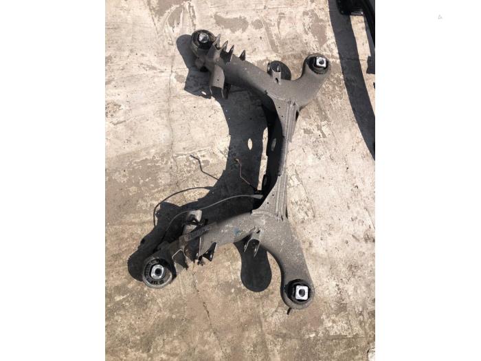 Gebruikte Subframe Mercedes E (W211) 3.2 E-320 V6 18V Prijs € 60,00 Margeregeling aangeboden door Umit Sloperij