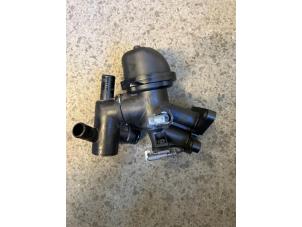 Gebruikte Thermostaathuis Jaguar XE 2.0 D E-Performance 16V Prijs € 40,00 Margeregeling aangeboden door Umit Sloperij