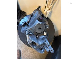 Gebruikte Koplamp rechts Fiat Fiorino (225) 1.3 JTD 16V Multijet Prijs € 40,00 Margeregeling aangeboden door Umit Sloperij