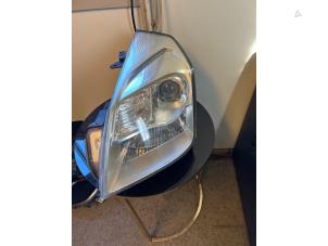 Gebruikte Linker Koplamp Renault Vel Satis (BJ) Prijs € 70,00 Margeregeling aangeboden door Umit Sloperij