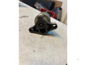 EGR Klep van een Opel Astra G (F08/48) 1.6 2000