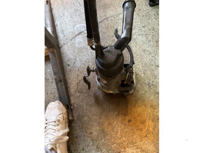 Gebruikte Servopomp Peugeot 308 (4A/C) 1.4 VTI 16V Prijs € 20,00 Margeregeling aangeboden door Umit Sloperij
