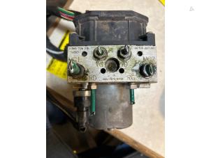 Gebruikte ABS Pomp Peugeot 307 CC (3B) 2.0 16V Prijs € 70,00 Margeregeling aangeboden door Umit Sloperij