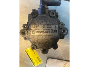 Gebruikte Pomp Servo Alfa Romeo GT (937) 1.8 Twin Spark 16V Prijs op aanvraag aangeboden door Umit Sloperij