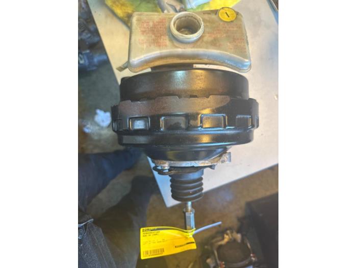 Gebruikte Rembol Audi A4 Avant (B7) 1.6 Prijs € 90,00 Margeregeling aangeboden door Umit Sloperij