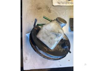 Gebruikte Rembooster Peugeot 307 Break (3E) 2.0 16V Prijs € 30,00 Margeregeling aangeboden door Umit Sloperij