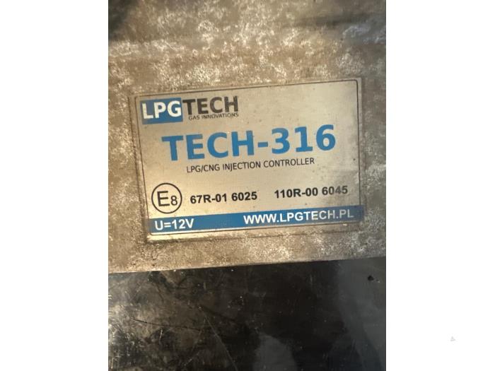 Gebruikte LPG Module BMW 5 serie Touring (E39) 523i 24V Prijs € 40,00 Margeregeling aangeboden door Umit Sloperij