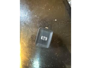 Gebruikte Handrem schakelaar Volkswagen Passat CC (357) 1.8 TSI 16V Prijs € 10,00 Margeregeling aangeboden door Umit Sloperij