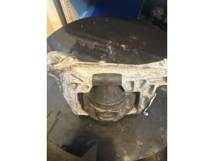 Gebruikte Motorsteun Ford Focus 3 Wagon 1.0 Ti-VCT EcoBoost 12V 125 Prijs € 25,00 Margeregeling aangeboden door Umit Sloperij