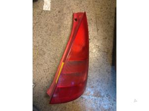 Gebruikte Achterlicht rechts Citroen C3 (FC/FL/FT) 1.1 Bivalent Prijs € 25,00 Margeregeling aangeboden door Umit Sloperij
