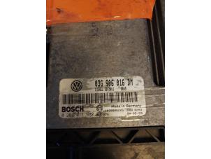 Gebruikte Boordcomputer Volkswagen Caddy III (2KA,2KH,2CA,2CH) 1.9 TDI Prijs € 75,00 Margeregeling aangeboden door Umit Sloperij