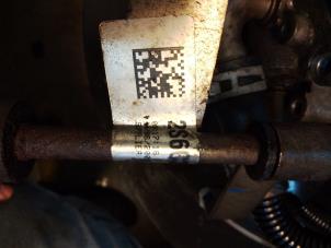 Gebruikte Stuurbekrachtiging Pomp Ford Fiesta 5 (JD/JH) 1.3 Prijs € 50,00 Margeregeling aangeboden door Umit Sloperij