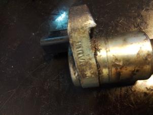 Gebruikte Nokkenas Sensor Renault Scénic II (JM) 2.0 16V Prijs € 25,00 Margeregeling aangeboden door Umit Sloperij