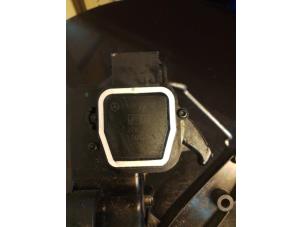 Gebruikte Gasklep Positiesensor Mercedes B (W245) 2.0 B-200 CDI 16V Prijs € 25,00 Margeregeling aangeboden door Umit Sloperij