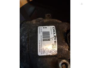 Gebruikte Pomp Airco Renault Laguna II (BG) 1.8 16V Prijs € 40,00 Margeregeling aangeboden door Umit Sloperij