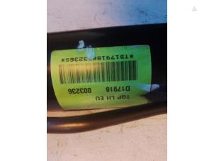 Gebruikte Stuurhuis Hyundai H-300 2.5 CRDi Prijs € 100,00 Margeregeling aangeboden door Umit Sloperij