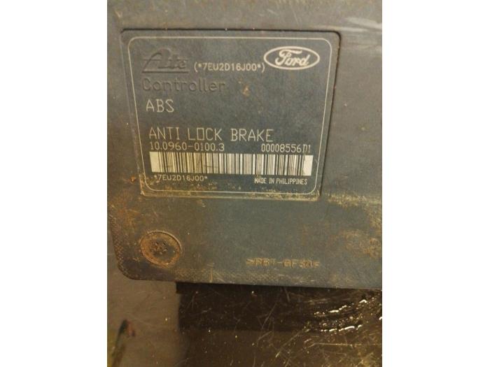 Gebruikte ABS Pomp Ford Fiesta 5 (JD/JH) 1.4 TDCi Prijs € 30,00 Margeregeling aangeboden door Umit Sloperij