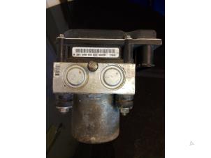 Gebruikte ABS Pomp Subaru Legacy Touring Wagon (BP) 2.0 D 16V Prijs € 120,00 Margeregeling aangeboden door Umit Sloperij