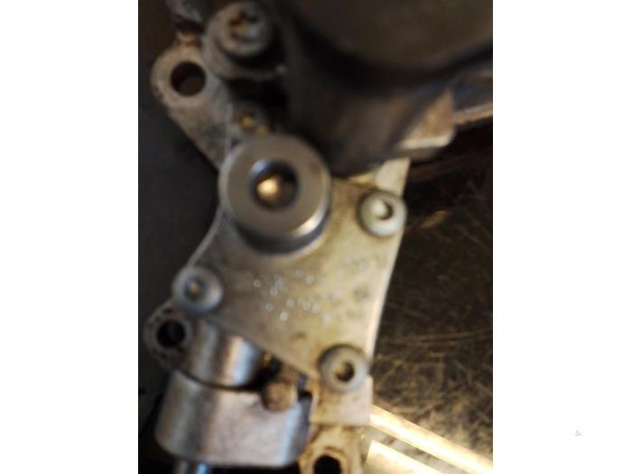 Gebruikte Dieselpomp Volkswagen Polo IV (9N1/2/3) 1.4 TDI 80 Prijs € 90,00 Margeregeling aangeboden door Umit Sloperij