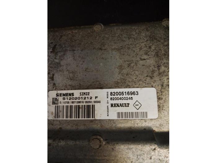 Gebruikte Computer Motormanagement Renault Clio II (BB/CB) 1.2 16V Prijs € 80,00 Margeregeling aangeboden door Umit Sloperij