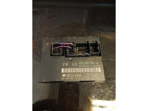 Gebruikte Computer Motormanagement Volkswagen Golf V (1K1) 1.6 FSI 16V Prijs € 50,00 Margeregeling aangeboden door Umit Sloperij