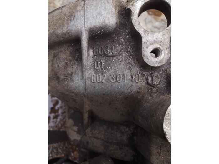 Versnellingsbak van een Skoda Fabia (6Y5) 1.4i 2002