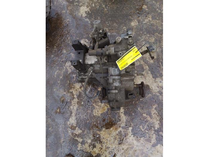 Versnellingsbak van een Skoda Fabia (6Y5) 1.4i 2002