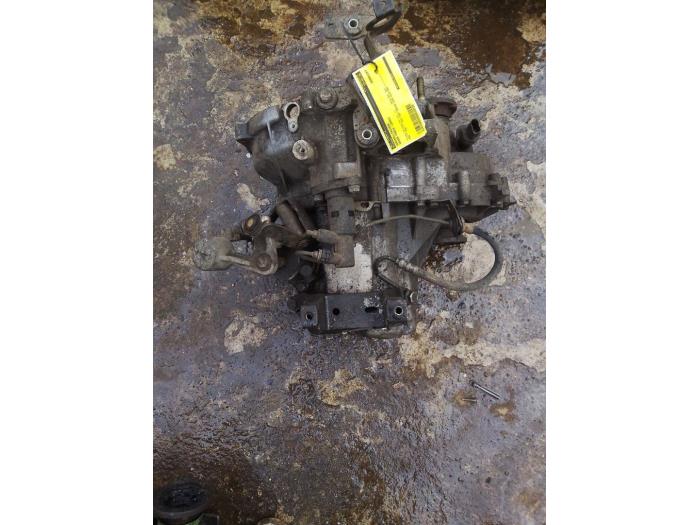 Versnellingsbak van een Skoda Fabia (6Y5) 1.4i 2002