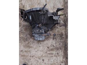 Gebruikte Versnellingsbak Toyota Yaris (P1) 1.3 16V VVT-i Prijs € 120,00 Margeregeling aangeboden door Umit Sloperij