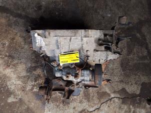 Gebruikte Versnellingsbak Toyota Avensis Verso (M20) 2.0 16V VVT-i D-4 Prijs € 120,00 Margeregeling aangeboden door Umit Sloperij