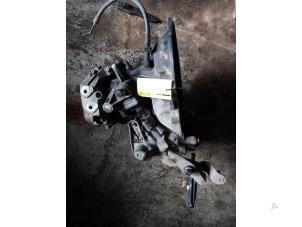 Gebruikte Versnellingsbak Opel Agila (A) 1.2 16V Twin Port Prijs € 120,00 Margeregeling aangeboden door Umit Sloperij