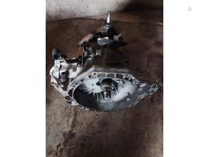 Gebruikte Versnellingsbak Renault Espace (JK) 2.2 dCi 150 16V Grand Espace Prijs € 120,00 Margeregeling aangeboden door Umit Sloperij