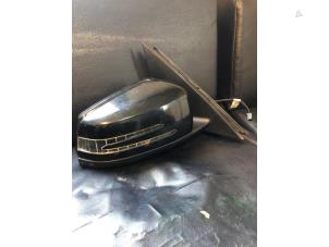 Gebruikte Buitenspiegel rechts Mercedes C Estate (S204) 2.2 C-200 CDI 16V BlueEFFICIENCY Prijs € 100,00 Margeregeling aangeboden door Umit Sloperij