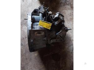 Gebruikte Versnellingsbak Renault Megane II (BM/CM) 1.9 dCi 115 Prijs € 150,00 Margeregeling aangeboden door Umit Sloperij