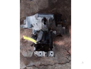Gebruikte Versnellingsbak Volkswagen Golf IV (1J1) 2.0 Prijs € 120,00 Margeregeling aangeboden door Umit Sloperij