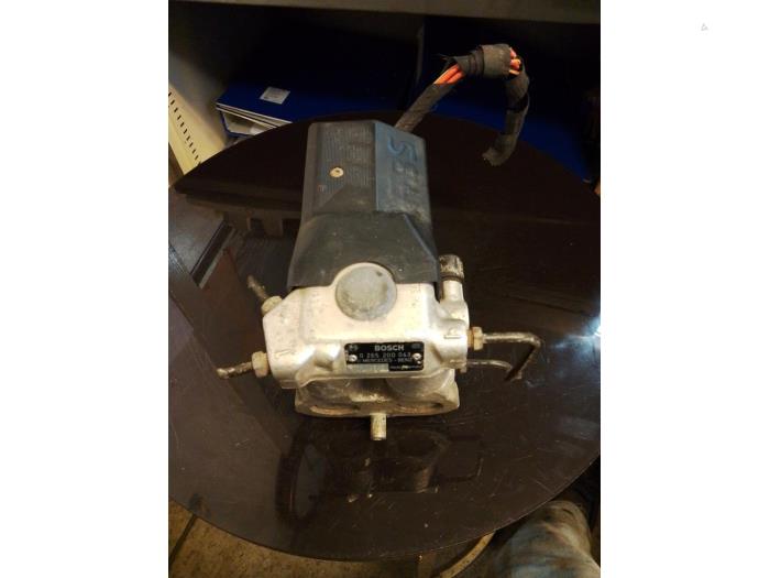 ABS Computer van een Mercedes-Benz C (W202) 2.2 C-220 16V 1993