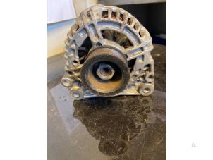 Gebruikte Dynamo Volkswagen New Beetle (9C1/9G1) 2.0 Prijs € 30,00 Margeregeling aangeboden door Umit Sloperij